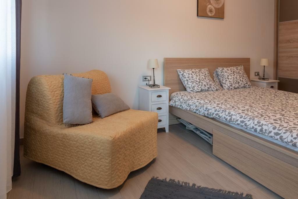 Apartment Marina Trogir Bagian luar foto