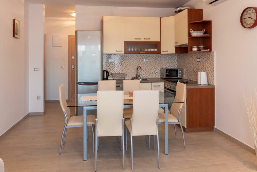 Apartment Marina Trogir Bagian luar foto